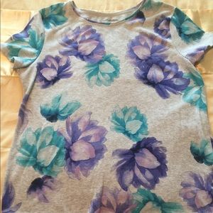 Medium gray flowered top